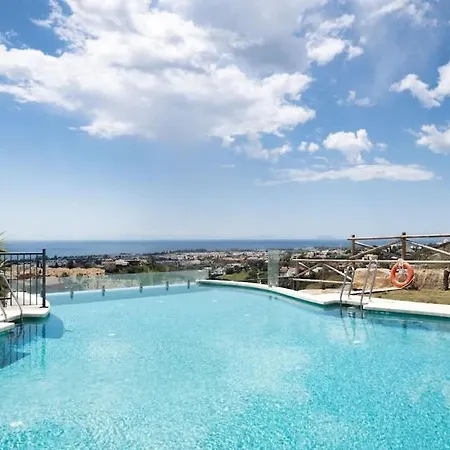 Daire Spanish Hillside Haven *