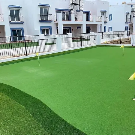 Daire Spanish Hillside Haven *